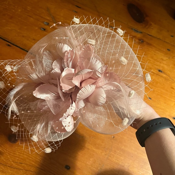 Pink/Peach Fascinator - Picture 3 of 10